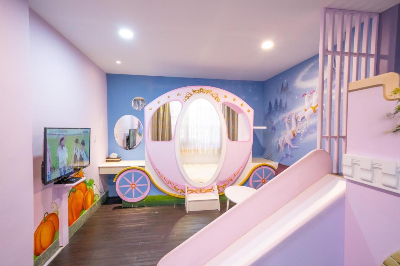 台南 Fairytale House Bed & Breakfast エクステリア 写真