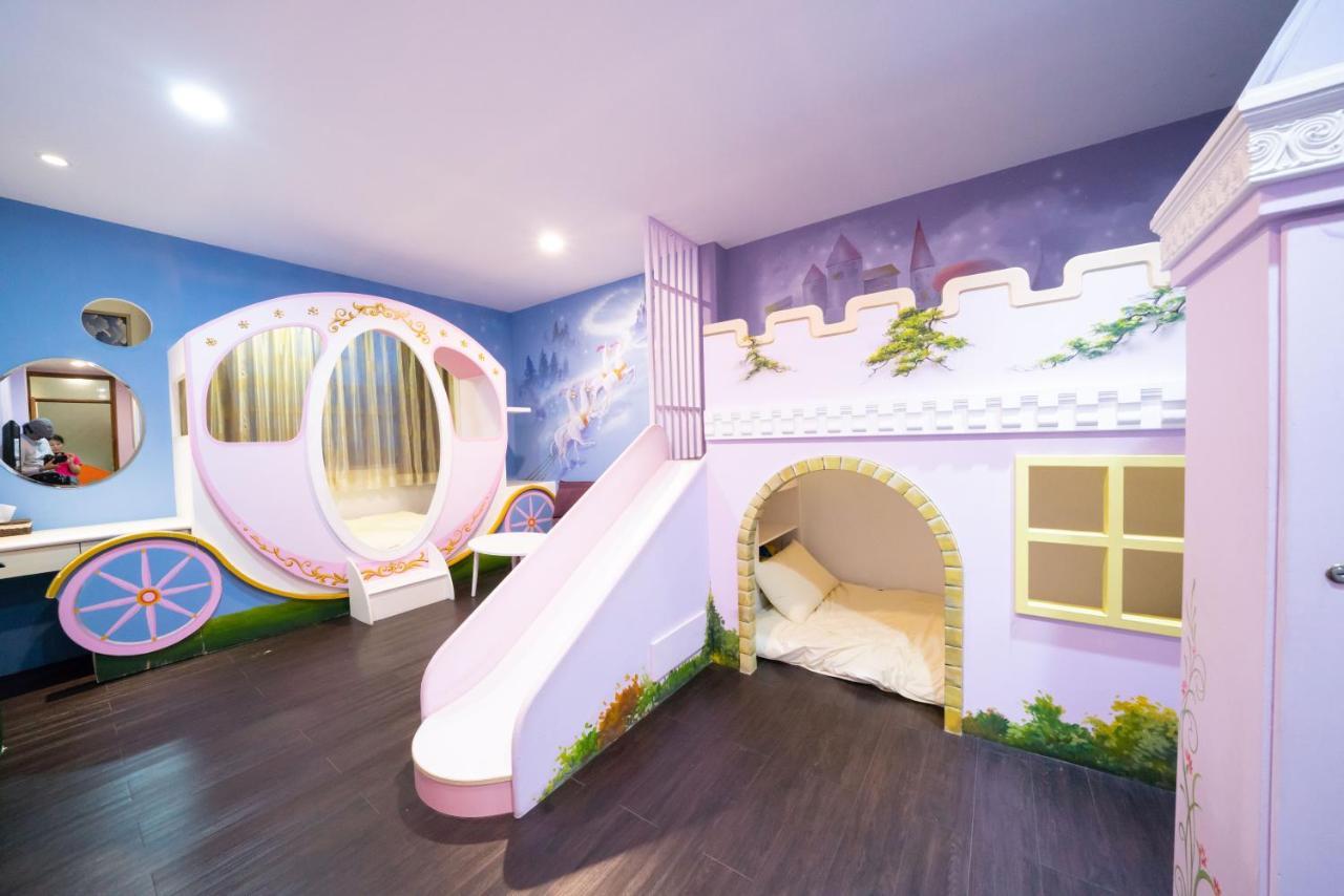 台南 Fairytale House Bed & Breakfast エクステリア 写真