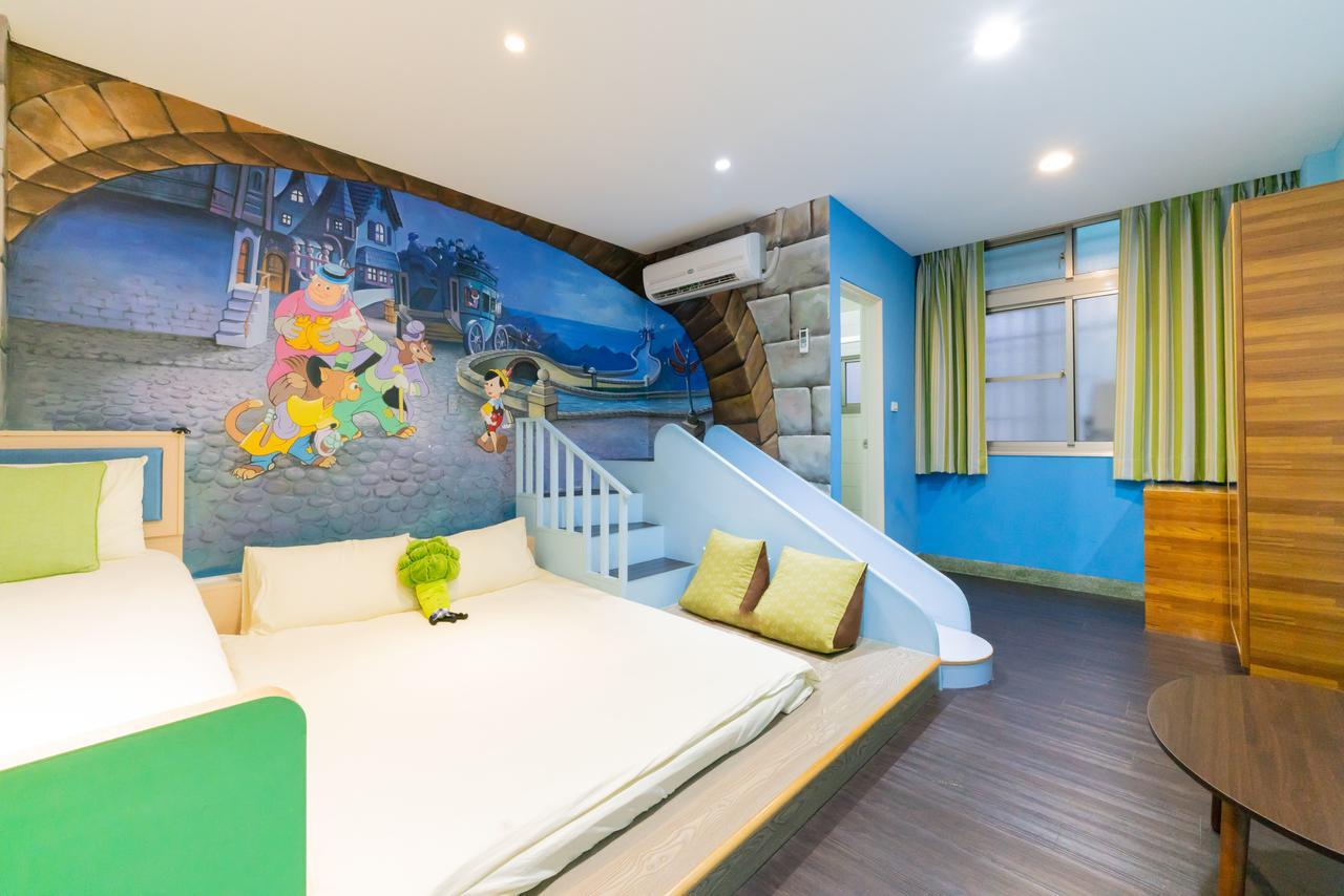 台南 Fairytale House Bed & Breakfast エクステリア 写真